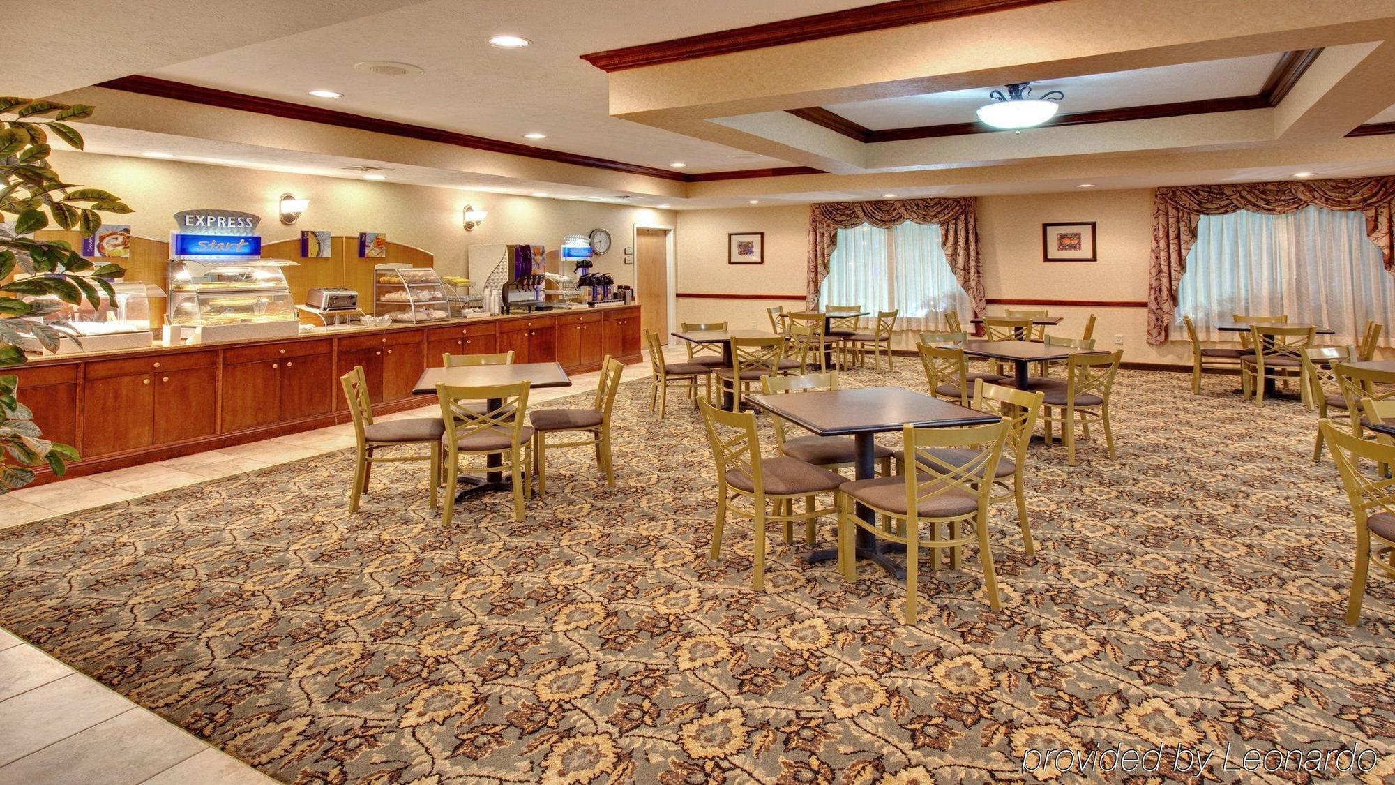 Holiday Inn Express Hotel & Suites Bismarck By Ihg Restaurant photo