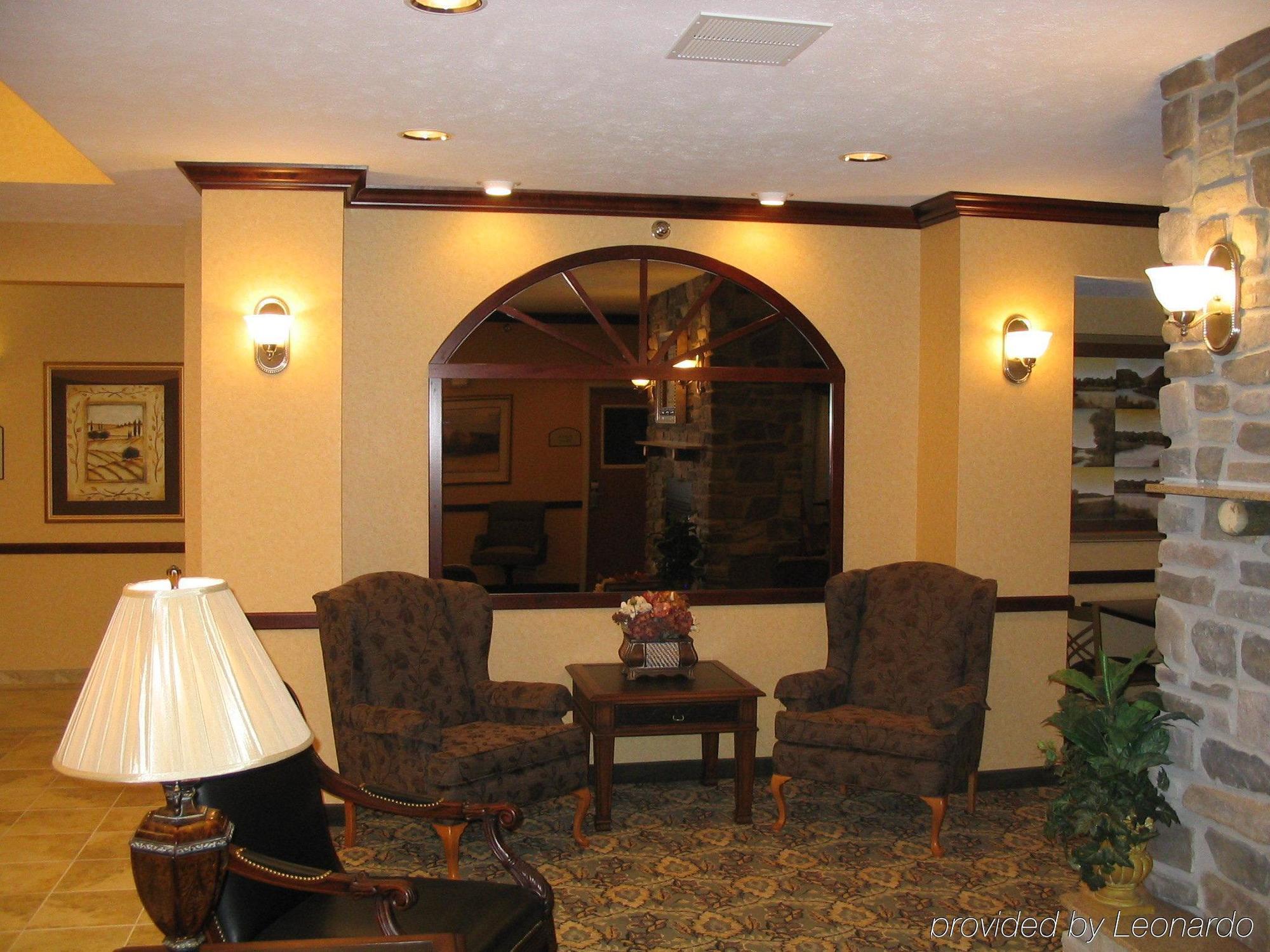 Holiday Inn Express Hotel & Suites Bismarck By Ihg Interior photo